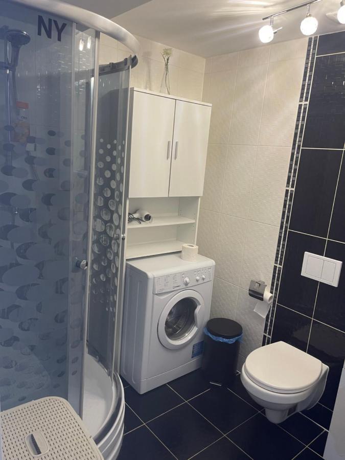 Tranzzit Airport Apartment II Otopeni Ngoại thất bức ảnh
