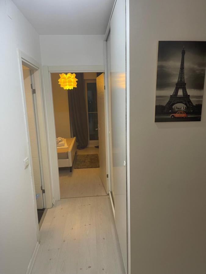 Tranzzit Airport Apartment II Otopeni Ngoại thất bức ảnh