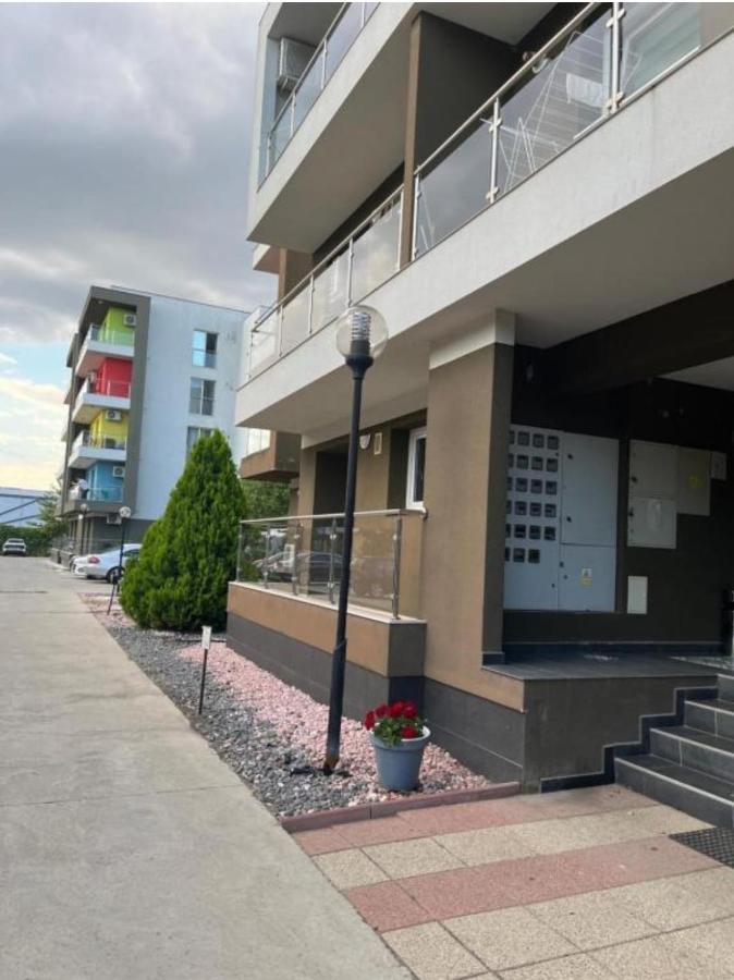 Tranzzit Airport Apartment II Otopeni Ngoại thất bức ảnh
